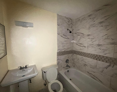 2691 Nw 8th Street - Photo Thumbnail 2