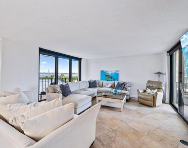 5420 N Ocean Drive - Photo Thumbnail 5