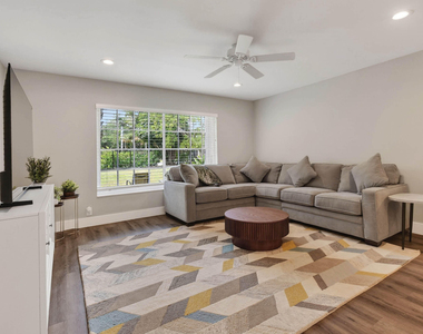 11521 Landing Place - Photo Thumbnail 4