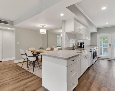 11521 Landing Place - Photo Thumbnail 7