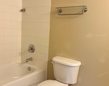 1103 Golden Lakes Boulevard - Photo Thumbnail 14