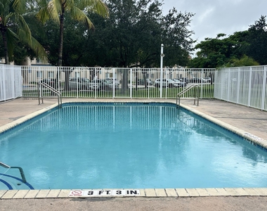 1103 Golden Lakes Boulevard - Photo Thumbnail 32