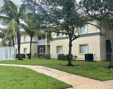 1103 Golden Lakes Boulevard - Photo Thumbnail 31