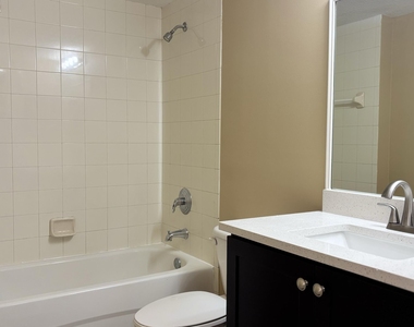 1103 Golden Lakes Boulevard - Photo Thumbnail 16