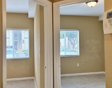 1103 Golden Lakes Boulevard - Photo Thumbnail 15