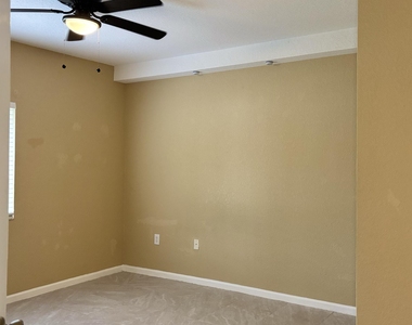 1103 Golden Lakes Boulevard - Photo Thumbnail 9