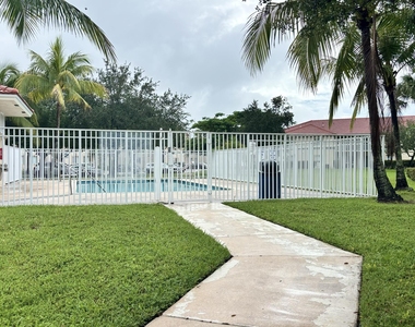 1103 Golden Lakes Boulevard - Photo Thumbnail 29