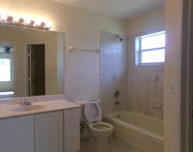 3014 Sw Segovia Street - Photo Thumbnail 6