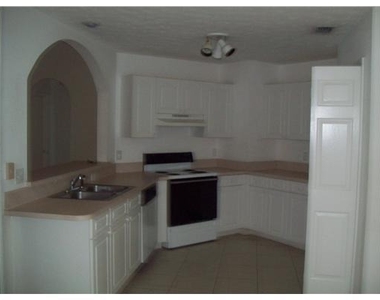3014 Sw Segovia Street - Photo Thumbnail 2