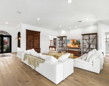 11695 Sunrise View Lane - Photo Thumbnail 7