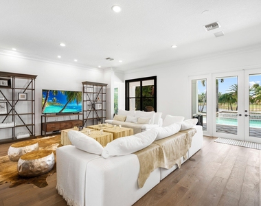 11695 Sunrise View Lane - Photo Thumbnail 6
