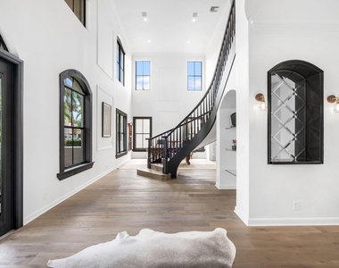 11695 Sunrise View Lane - Photo Thumbnail 3