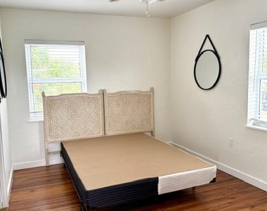 717 2nd Avenue S - Photo Thumbnail 2