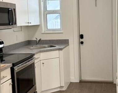 717 2nd Avenue S - Photo Thumbnail 5