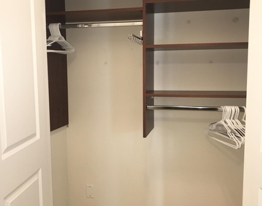 431 Bay Colony Drive N - Photo Thumbnail 23