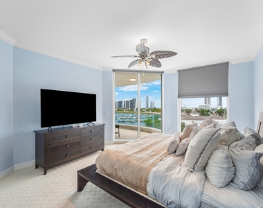 6000 Island Boulevard - Photo Thumbnail 20