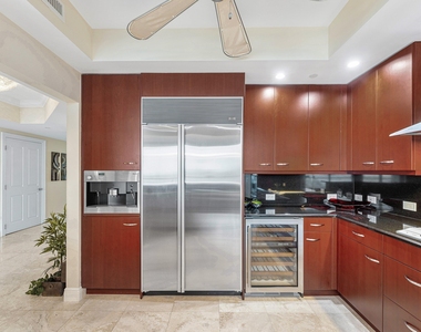6000 Island Boulevard - Photo Thumbnail 10