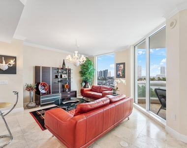 6000 Island Boulevard - Photo Thumbnail 5