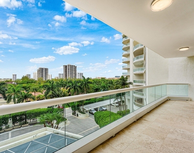 6000 Island Boulevard - Photo Thumbnail 19