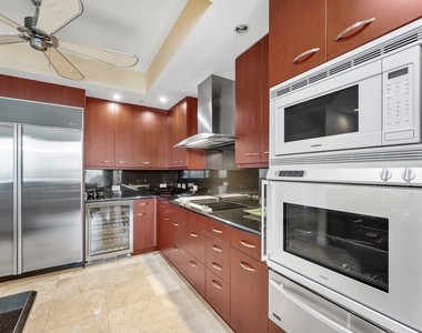 6000 Island Boulevard - Photo Thumbnail 8