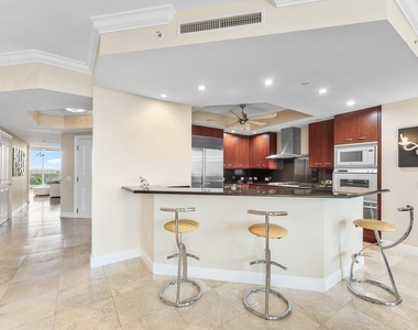 6000 Island Boulevard - Photo Thumbnail 7