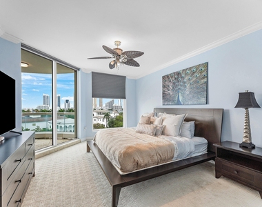 6000 Island Boulevard - Photo Thumbnail 26