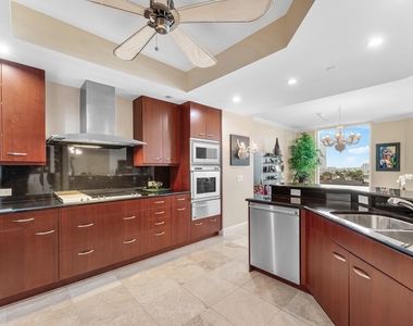 6000 Island Boulevard - Photo Thumbnail 9