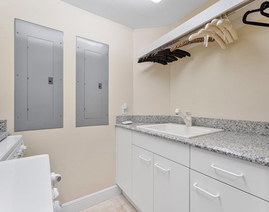 6000 Island Boulevard - Photo Thumbnail 14