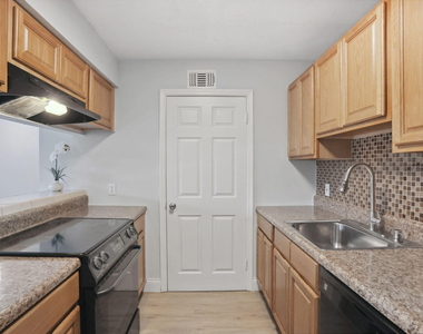 2301 N Congress Avenue - Photo Thumbnail 1