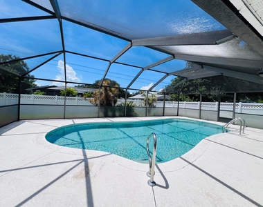 235 14th Avenue - Photo Thumbnail 3