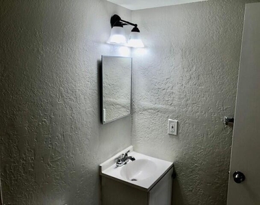 6043 10th Avenue N - Photo Thumbnail 21