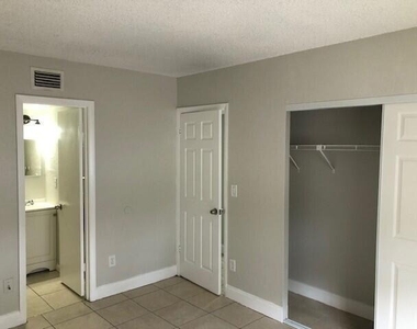 6043 10th Avenue N - Photo Thumbnail 18