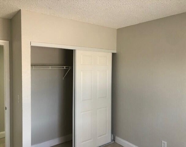 6043 10th Avenue N - Photo Thumbnail 10