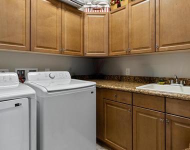9521 Eden Manor - Photo Thumbnail 83