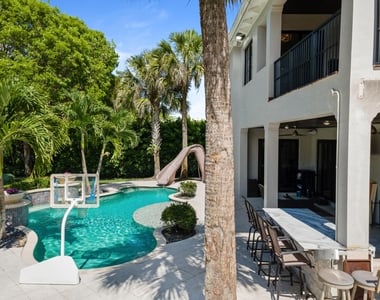 9521 Eden Manor - Photo Thumbnail 11