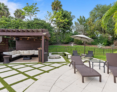 9521 Eden Manor - Photo Thumbnail 32