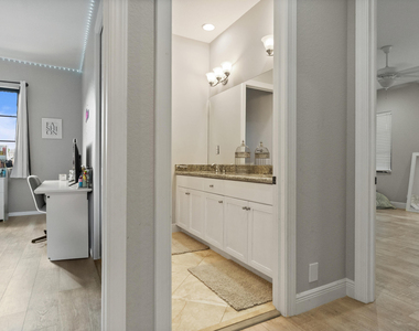 9521 Eden Manor - Photo Thumbnail 70