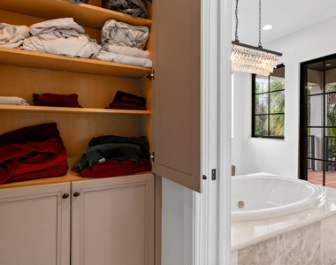 9521 Eden Manor - Photo Thumbnail 96