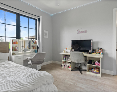 9521 Eden Manor - Photo Thumbnail 75