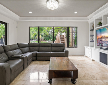 9521 Eden Manor - Photo Thumbnail 65