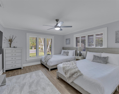 272 Imperial Lane - Photo Thumbnail 4