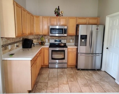 149 Sw Fairview Avenue - Photo Thumbnail 1