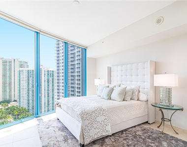 333 Las Olas Way - Photo Thumbnail 6