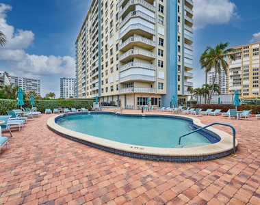 305 N Pompano Beach Boulevard - Photo Thumbnail 32