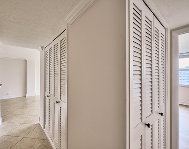305 N Pompano Beach Boulevard - Photo Thumbnail 11