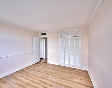 305 N Pompano Beach Boulevard - Photo Thumbnail 22