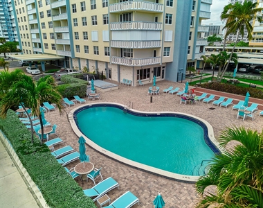 305 N Pompano Beach Boulevard - Photo Thumbnail 33