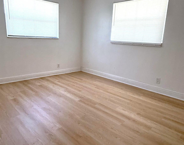 4130 Nw 31st Terrace - Photo Thumbnail 8