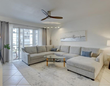 3020 Ne 16th Avenue - Photo Thumbnail 2
