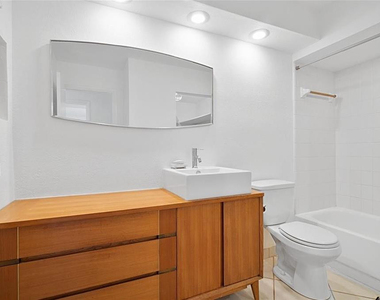 3020 Ne 16th Avenue - Photo Thumbnail 17